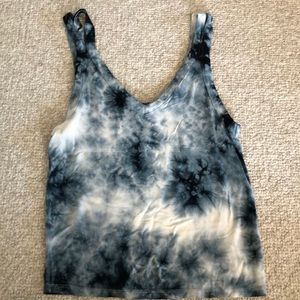 Tie dye split strap v-neck tank top